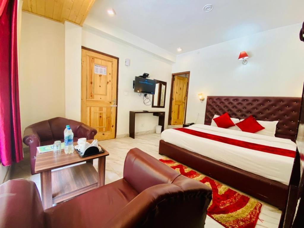 Hotel In Manali With Mountain View Near Mall Road Ngoại thất bức ảnh